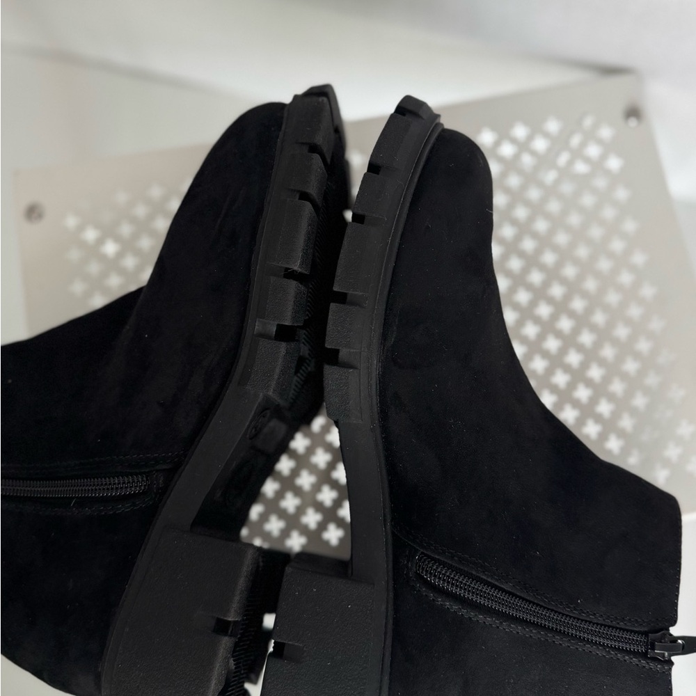 Wonder Nation Black Ankle Boots Size 5 Zippered Closure Chunky Sole and Heel